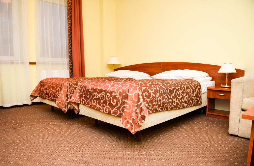 Hotel Wityng Ślesin Стая снимка
