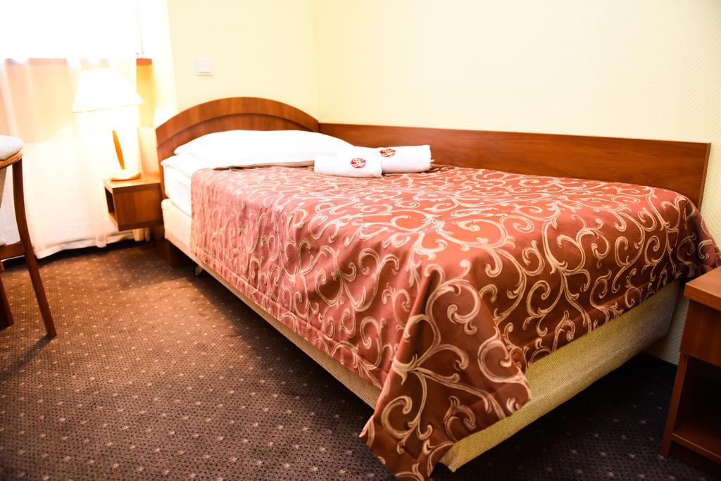 Hotel Wityng Ślesin Стая снимка