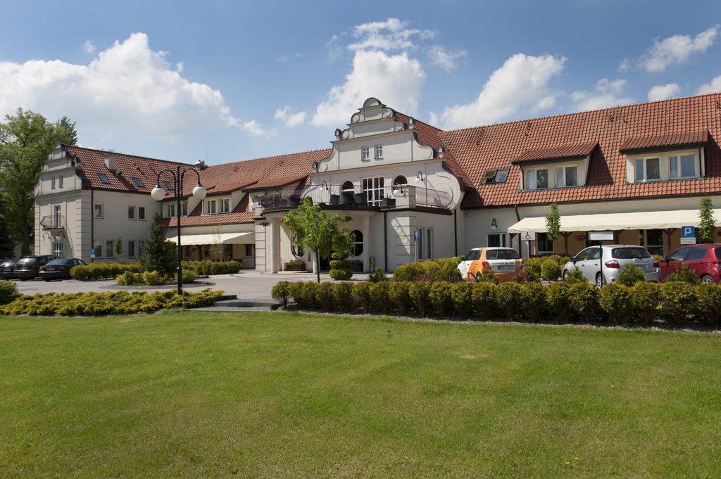 Hotel Wityng Ślesin Екстериор снимка