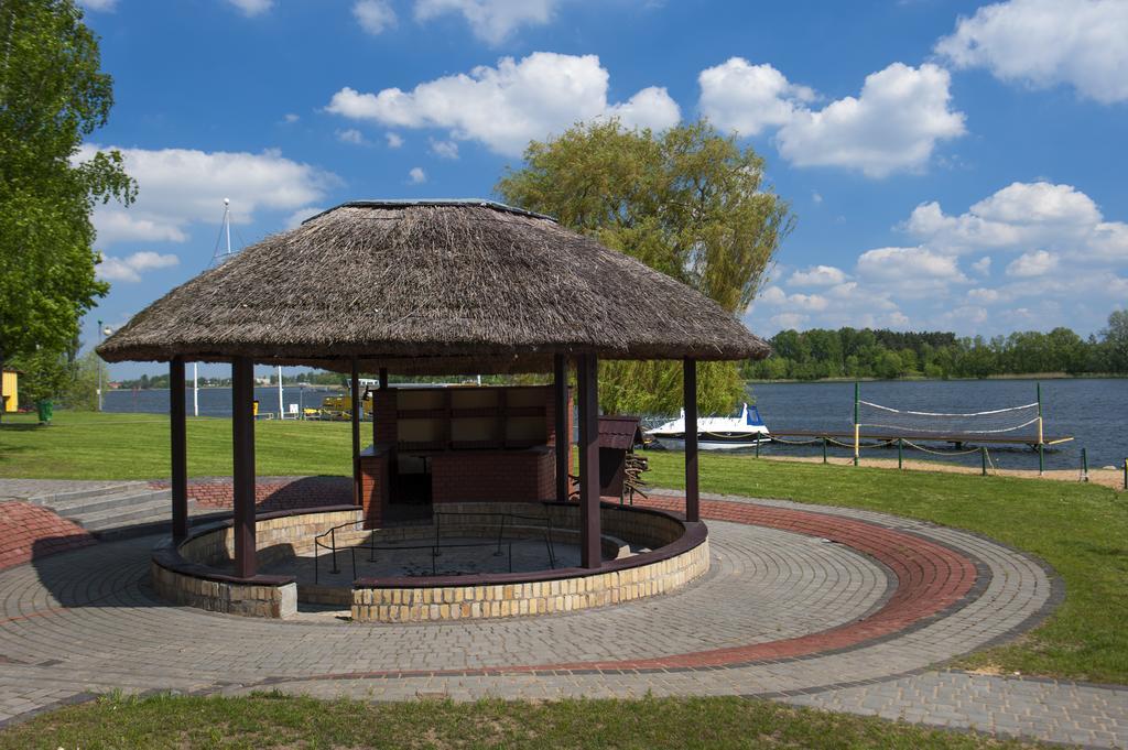 Hotel Wityng Ślesin Екстериор снимка