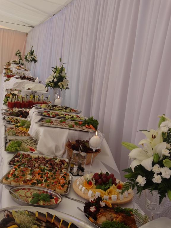 Hotel Wityng Ślesin Екстериор снимка