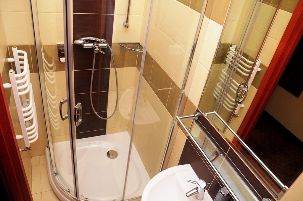 Hotel Wityng Ślesin Стая снимка